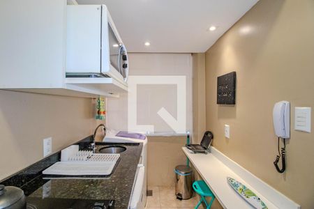 Cozinha de kitnet/studio à venda com 1 quarto, 33m² em Floresta, Porto Alegre