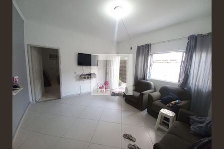 Sala de casa para alugar com 2 quartos, 60m² em Parque Bitaru, São Vicente