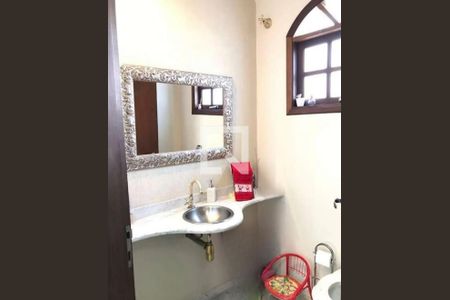 Banheiro de casa para alugar com 3 quartos, 240m² em Jardim Ester, São Paulo