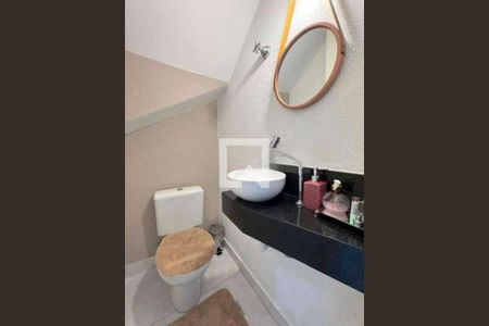 Banheiro de casa para alugar com 2 quartos, 250m² em Vila Antonio, São Paulo