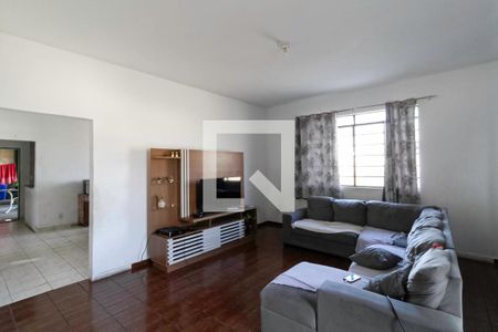 Sala de casa para alugar com 3 quartos, 1068m² em Glória, Belo Horizonte