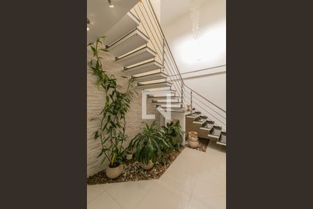 Sala - Jardim de casa à venda com 5 quartos, 240m² em Conjunto Habitacional Padre Jose de Anchieta, São Paulo