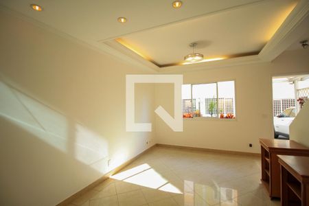 Sala de casa de condomínio à venda com 3 quartos, 137m² em Vila Bertioga, São Paulo