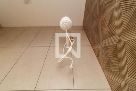 Banheiro de kitnet/studio à venda com 1 quarto, 18m² em Vila Nilo, São Paulo