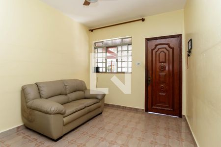 Sala de casa para alugar com 3 quartos, 200m² em Vila Ivone, São Paulo