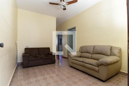 Sala de casa para alugar com 3 quartos, 200m² em Vila Ivone, São Paulo