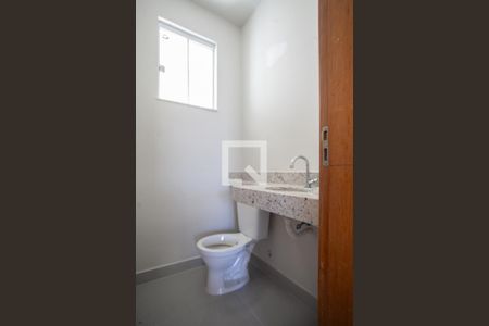 Lavabo de casa à venda com 2 quartos, 65m² em Rio Branco, Belo Horizonte