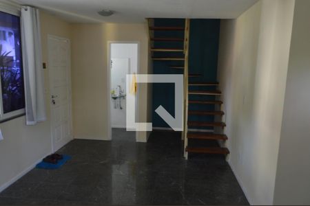 Sala de casa de condomínio à venda com 3 quartos, 112m² em Taquara, Rio de Janeiro