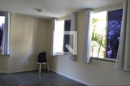 Sala de casa de condomínio à venda com 3 quartos, 112m² em Taquara, Rio de Janeiro