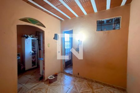 Sala de casa à venda com 2 quartos, 150m² em São Cristóvão, Belo Horizonte