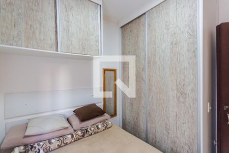 Quarto de apartamento à venda com 2 quartos, 76m² em Jardim das Maravilhas, Santo André