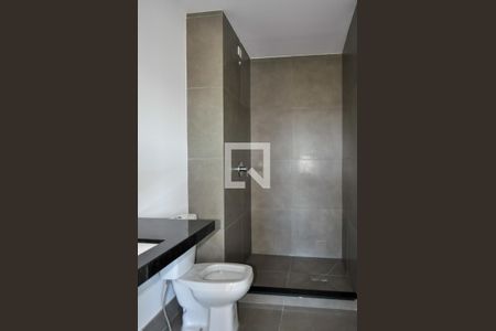 Banheiro de kitnet/studio para alugar com 1 quarto, 35m² em Teresópolis, Porto Alegre