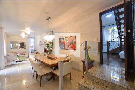 Sala de estar de casa à venda com 5 quartos, 360m² em Cidade Nova, Belo Horizonte