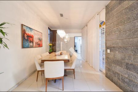 Sala de estar de casa à venda com 5 quartos, 360m² em Cidade Nova, Belo Horizonte