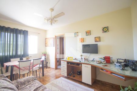 Sala de apartamento para alugar com 2 quartos, 76m² em Colubandê, São Gonçalo