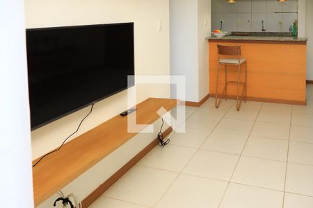 Sala de apartamento para alugar com 1 quarto, 42m² em Stiep, Salvador