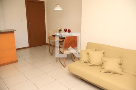 Sala de apartamento para alugar com 1 quarto, 42m² em Stiep, Salvador