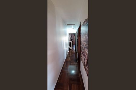 Corredor de casa à venda com 3 quartos, 127m² em Jardim Santa Rosa, Taboão da Serra
