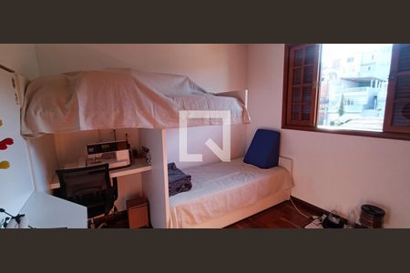 Quarto de casa à venda com 3 quartos, 127m² em Jardim Santa Rosa, Taboão da Serra