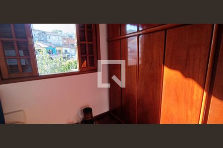 Quarto de casa à venda com 3 quartos, 127m² em Jardim Santa Rosa, Taboão da Serra
