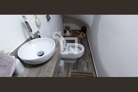 Lavabo de casa à venda com 3 quartos, 127m² em Jardim Santa Rosa, Taboão da Serra
