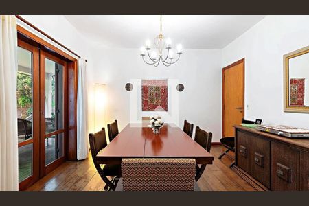 Casa à venda com 4 quartos, 358m² em Pinheiros, São Paulo