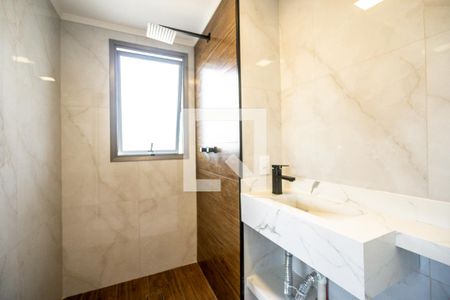 Banheiro de kitnet/studio para alugar com 1 quarto, 27m² em Vila Aricanduva, São Paulo