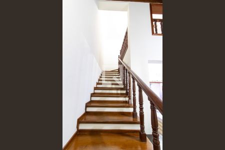 Escadas para os Quartos de casa à venda com 3 quartos, 227m² em Residencial Terra Nova, Campinas