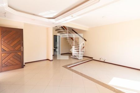 Sala de casa à venda com 3 quartos, 250m² em Rio Pequeno, São Paulo