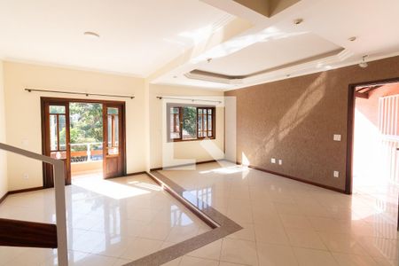 Sala de casa à venda com 3 quartos, 250m² em Rio Pequeno, São Paulo