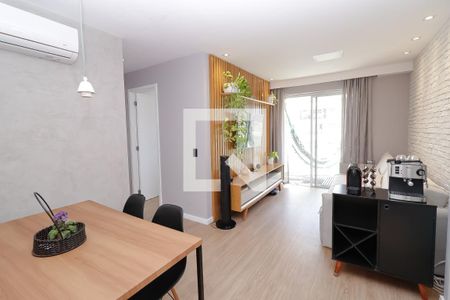Sala de apartamento à venda com 2 quartos, 69m² em Barra da Tijuca, Rio de Janeiro