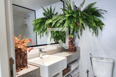 Banheiro de kitnet/studio à venda com 1 quarto, 37m² em Lapa, Rio de Janeiro