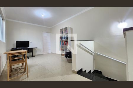 Sala de casa para alugar com 3 quartos, 100m² em Estuário, Santos