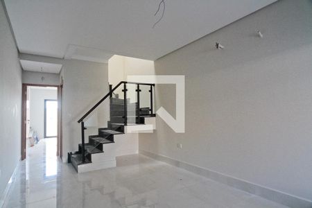 Sala de casa à venda com 3 quartos, 145m² em Parque Maria Domitila, São Paulo