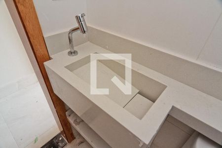 Lavabo de casa à venda com 3 quartos, 145m² em Parque Maria Domitila, São Paulo