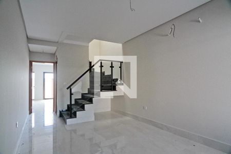 Sala de casa à venda com 3 quartos, 145m² em Parque Maria Domitila, São Paulo