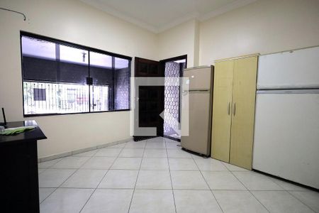 Sala de casa à venda com 4 quartos, 166m² em Condomínio Maracanã, Santo André