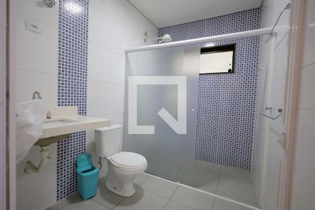 Banheiro de casa à venda com 4 quartos, 166m² em Condomínio Maracanã, Santo André