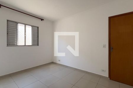Quarto 1 de apartamento à venda com 2 quartos, 60m² em Jardim Cocaia, Guarulhos