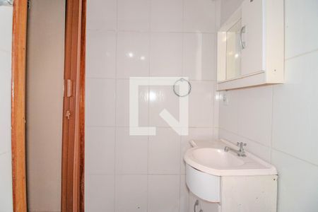Banheiro de kitnet/studio à venda com 1 quarto, 30m² em Partenon, Porto Alegre