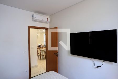Suíte de casa à venda com 3 quartos, 190m² em Cachoeirinha, Belo Horizonte