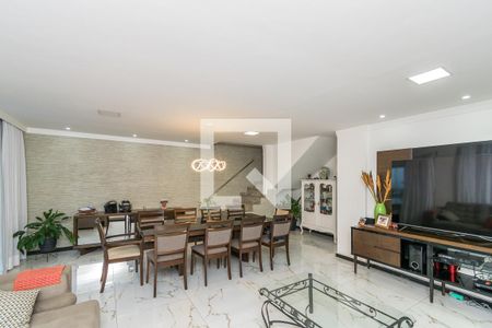 Sala de casa à venda com 4 quartos, 400m² em Vista Alegre, Rio de Janeiro