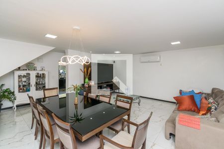 Sala de casa à venda com 4 quartos, 400m² em Vista Alegre, Rio de Janeiro