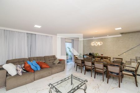 Sala de casa à venda com 4 quartos, 400m² em Vista Alegre, Rio de Janeiro