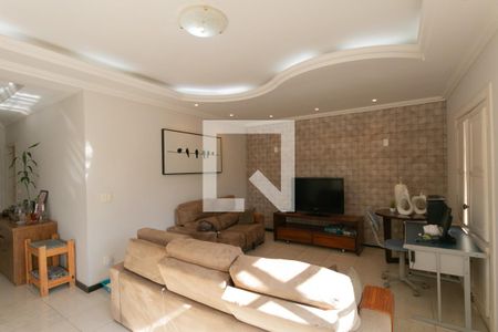 Sala de casa à venda com 3 quartos, 203m² em Álvaro Camargos, Belo Horizonte