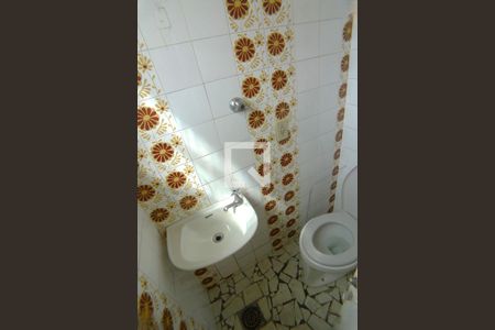 Banheiro de Serviço de apartamento à venda com 3 quartos, 100m² em São José, Belo Horizonte