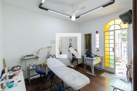 Casa à venda com 5 quartos, 300m² em Alípio de Melo, Belo Horizonte