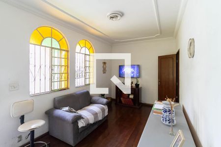 Casa à venda com 5 quartos, 300m² em Alípio de Melo, Belo Horizonte