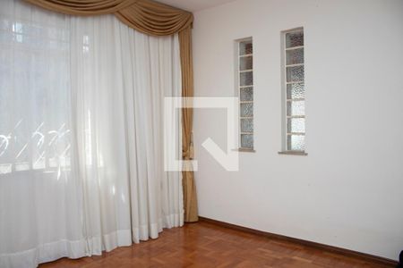 Sala 1 de casa à venda com 6 quartos, 273m² em Santo Antônio, Belo Horizonte