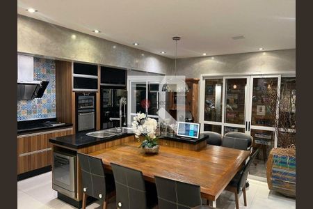 Casa à venda com 3 quartos, 240m² em Jardim Peri, São Paulo